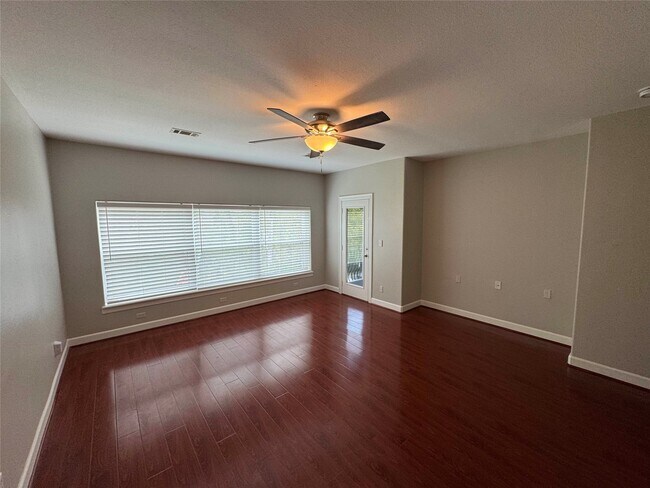 Building Photo - 107 Island Blvd