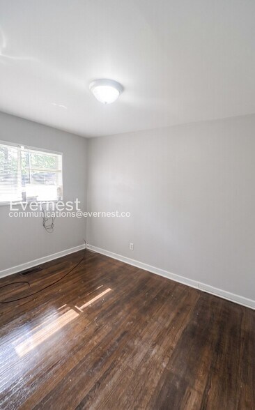 Building Photo - 1232 Oakwood St
