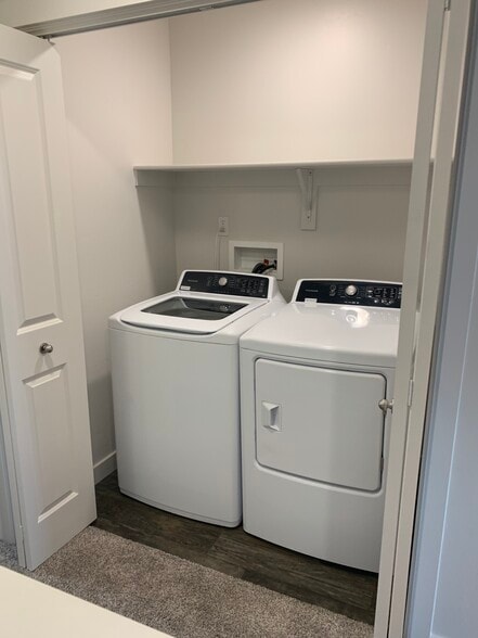 Washer/Dryer - 533 W 1430 S