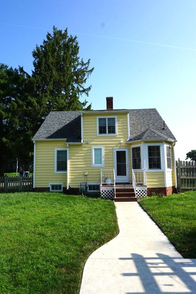 Building Photo - Adorable Home For Rent!