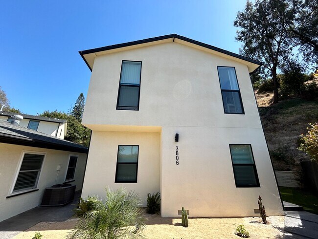 Primary Photo - Newly Built 4 bedroom house!