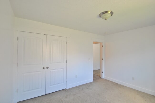 Building Photo - 387 S 1250 E