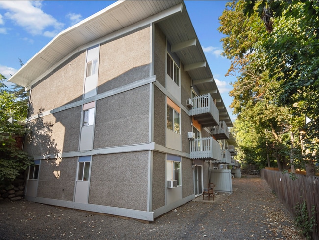 Building Photo - 8929 E Liberty Ave