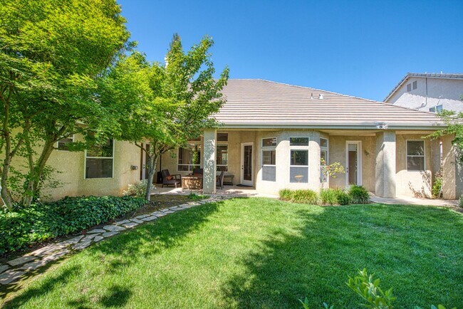 Building Photo - Custom home in beautiful St Andrews Green gated community