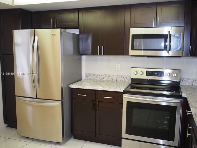 Building Photo - 16171 Blatt Blvd