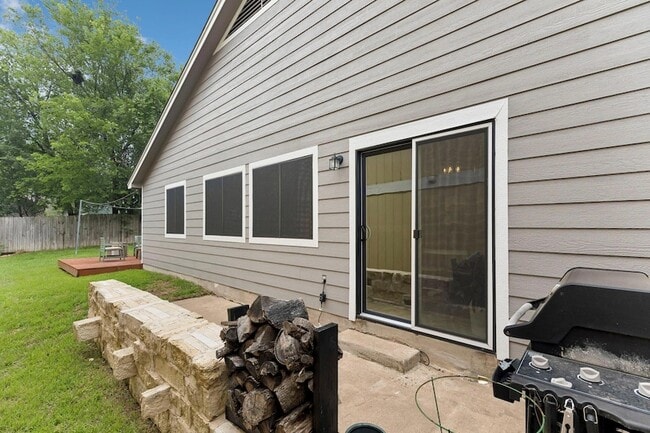 Building Photo - 13005 Widge Dr