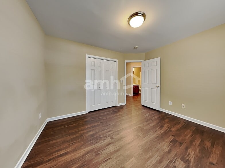 Building Photo - 5910 Bluestem Cir