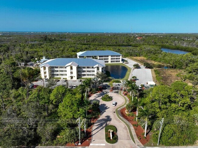 Building Photo - 102 NATURES Way