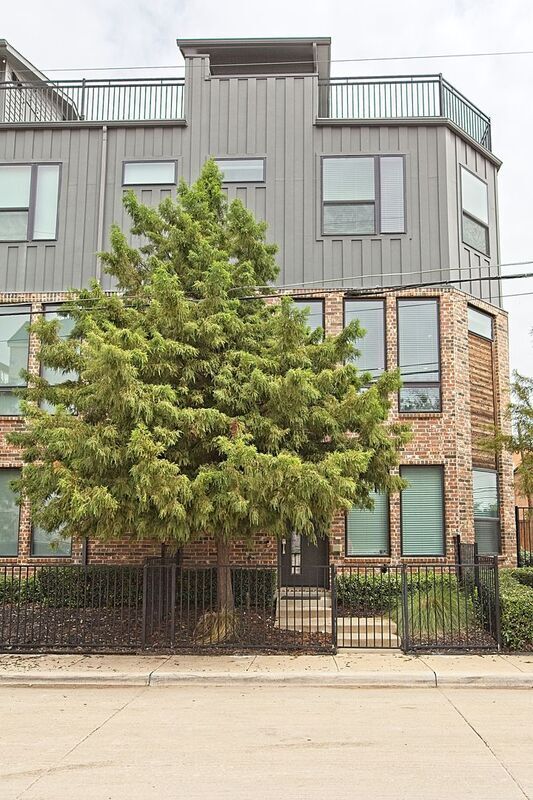 Building Photo - 1405 Bronson Ct