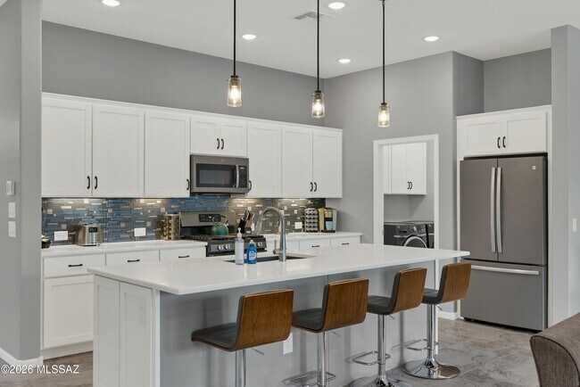 Building Photo - 39589 S Summerwood Dr