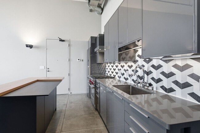 Building Photo - 60 Rausch St