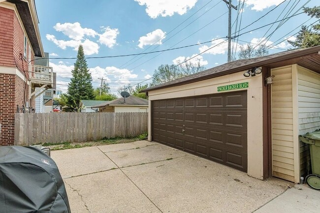 Building Photo - DG-1549/1551 N 57th Street