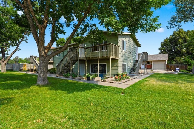 Exterior - 701 Aztec Dr