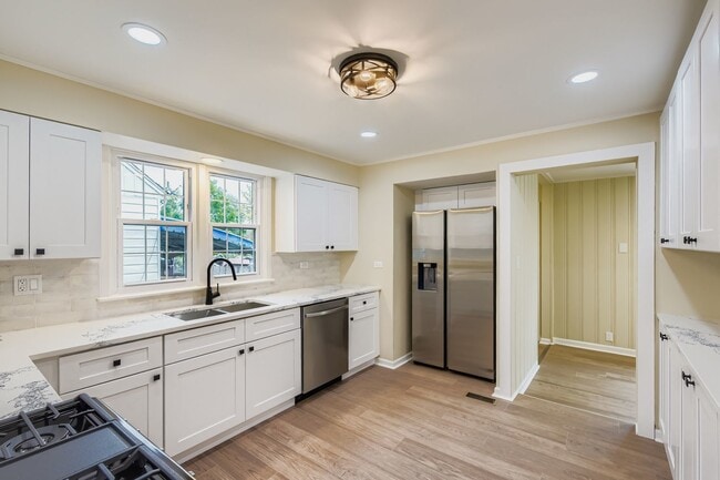 Building Photo - 14827 Kenneth Ave