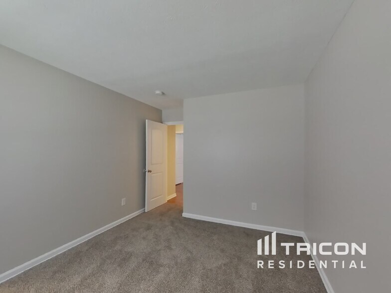 Building Photo - 8170 Dartmoth Ln