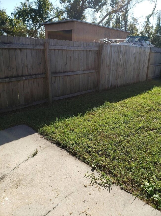 Building Photo - Great Efficiency Unit, Close to Tyndall AFB!