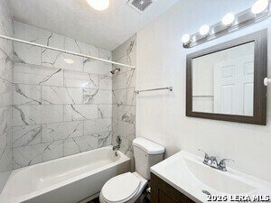 Building Photo - 2106 Henrietta St