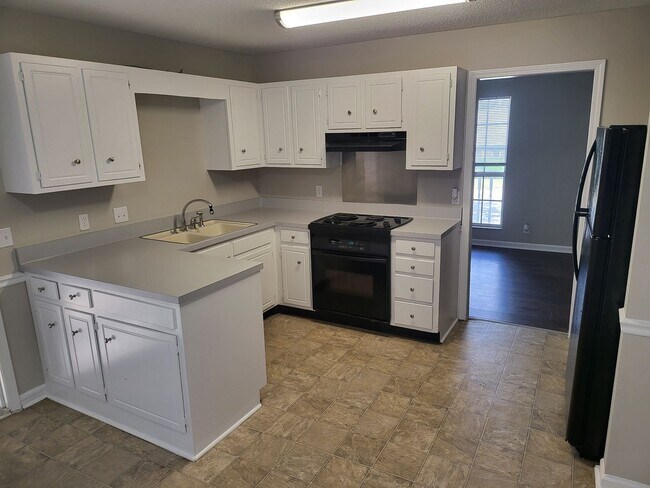 Building Photo - Large two-story colonial style home, Antioch