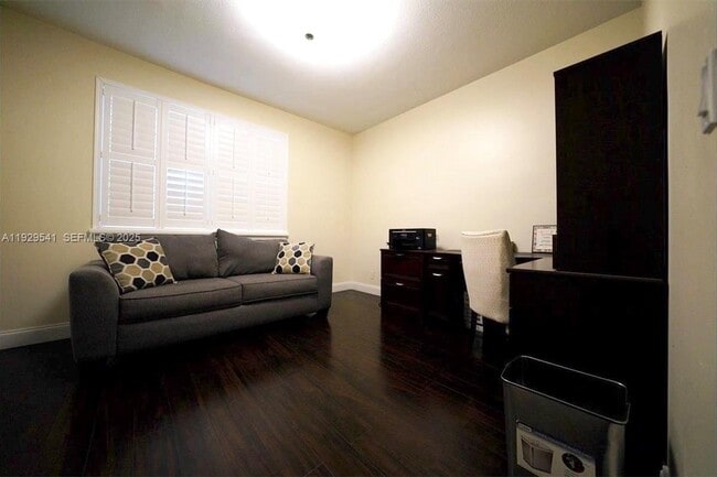 Building Photo - 171 SW 96th Ave