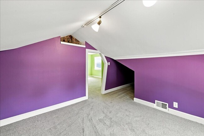 Building Photo - 5344 Lowell Ave