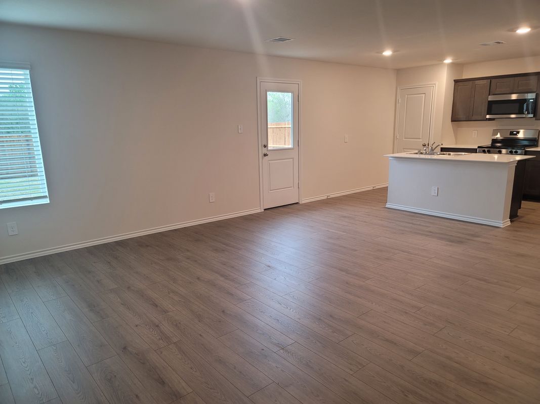 Building Photo - 1117 Northfield Dr