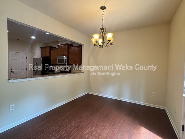Building Photo - 2108 Chipley Dr