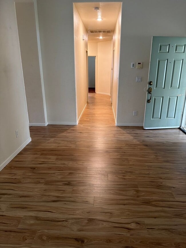 Building Photo - 473 Cabernet St