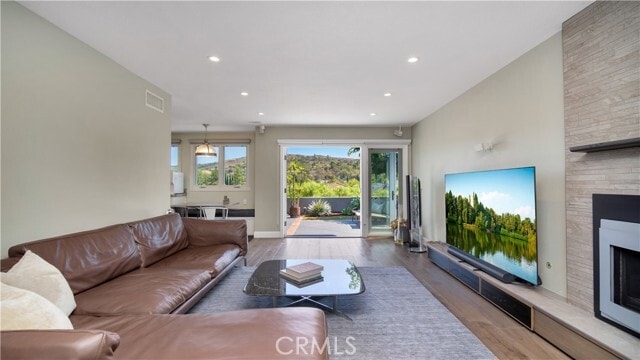 Building Photo - 10 Flintridge