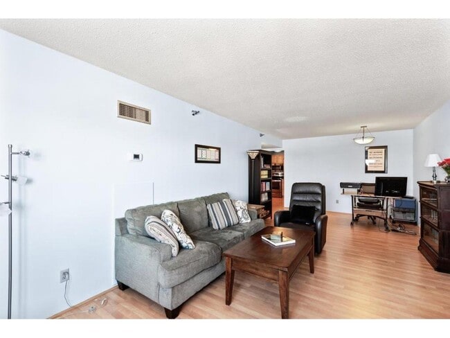 Building Photo - 78 10th St E