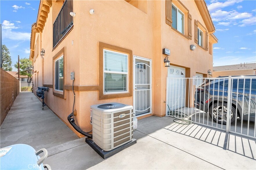 Primary Photo - 110 S Date Ave