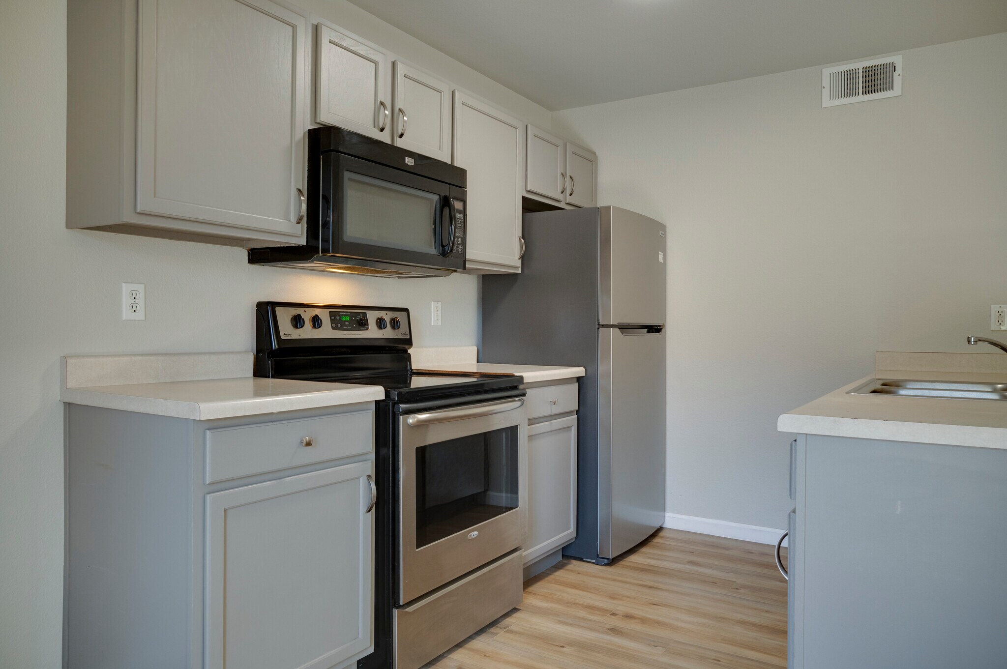 Building Photo - 4203 Sunset Ridge Ct