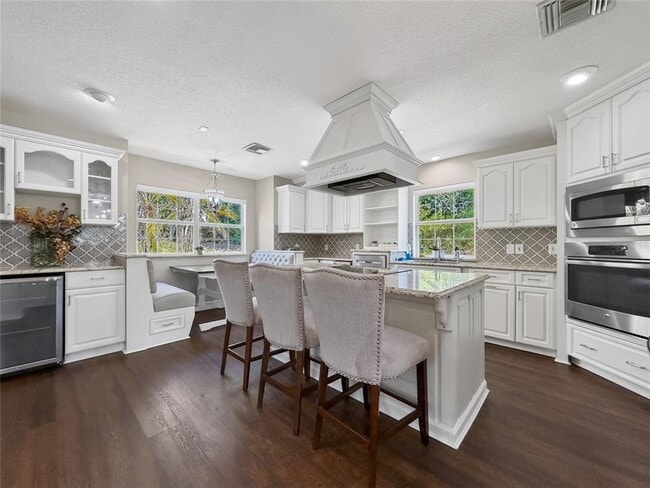Building Photo - 33721 Spring Dr