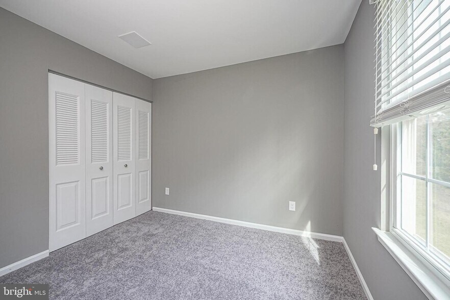 Building Photo - 1003 Huntingdon Mews