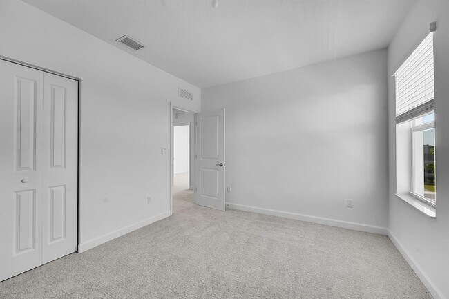 Building Photo - 3492 Cedar Grv Dr