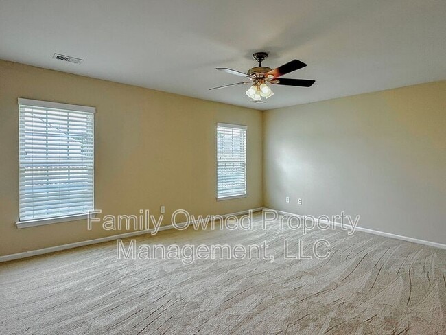 Building Photo - 261 Emerald Isle Dr