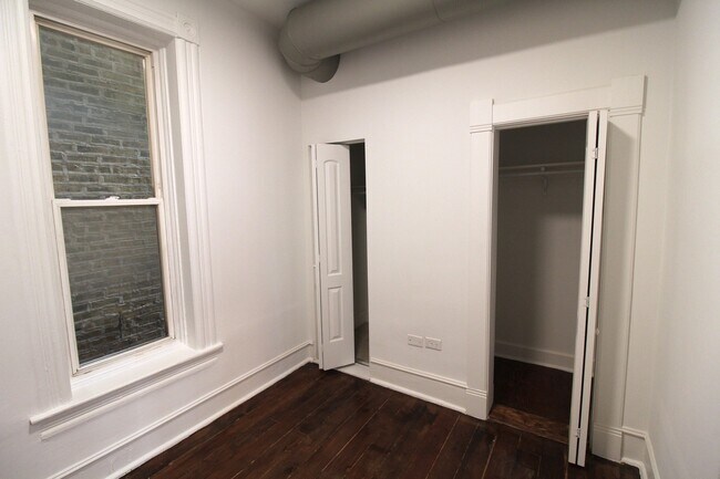 Building Photo - 1362 N Bosworth Ave