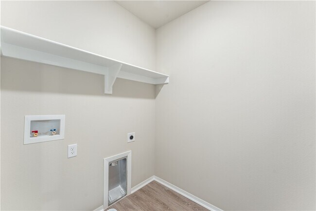 Building Photo - 6812 Memphis