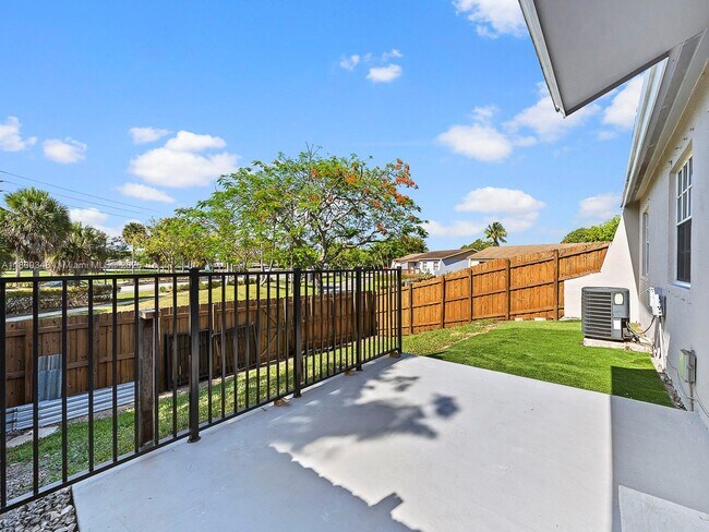 Building Photo - 20875 Grouper Dr