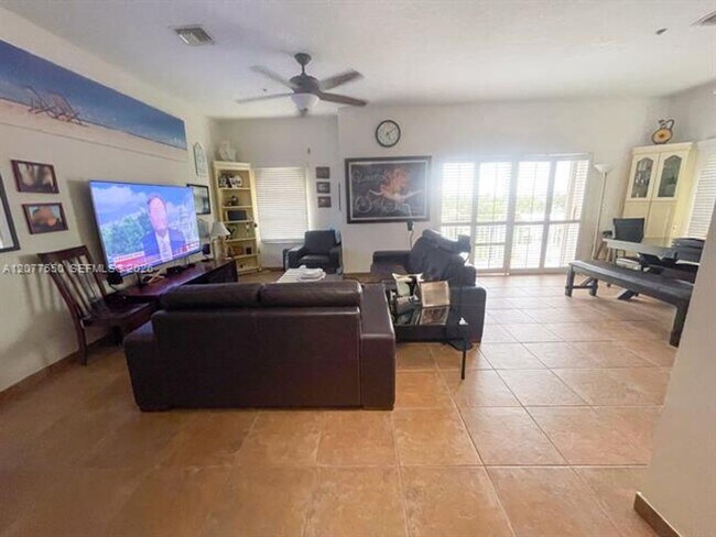 Building Photo - 9008 Collins Ave