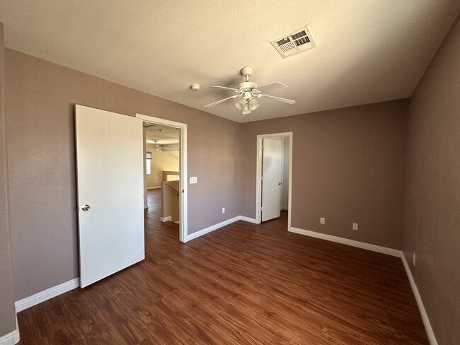 Building Photo - 903 Sterling Thorn Ct
