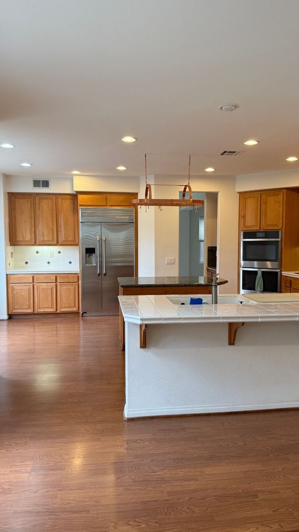 Building Photo - Spacious 4-Bedroom 3.5-Bath with Bonus Den...