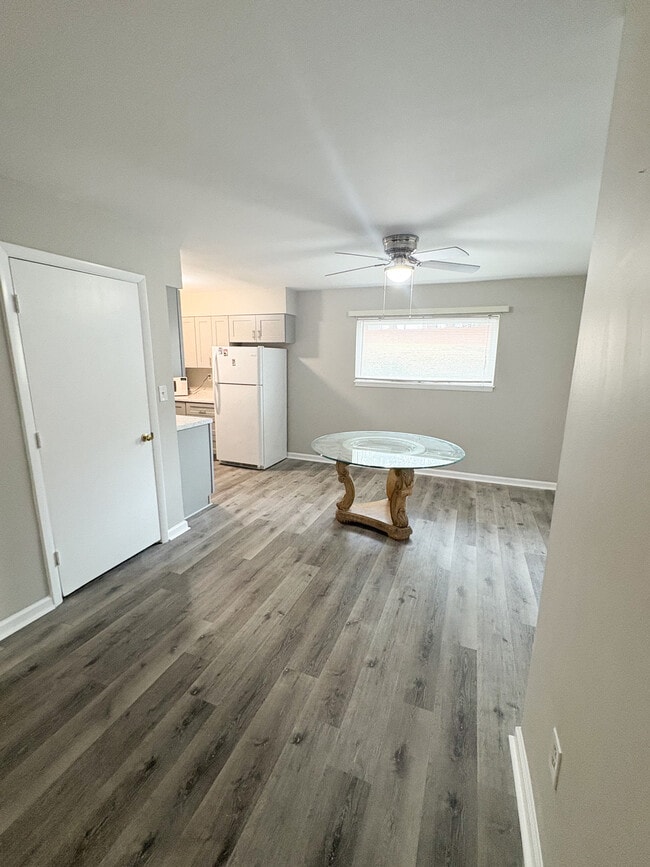 Building Photo - 1100 Skyland Dr