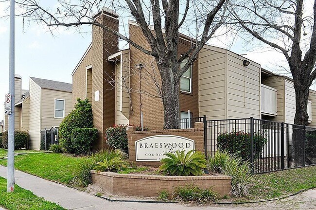 Primary Photo - 8100 Creekbend Dr
