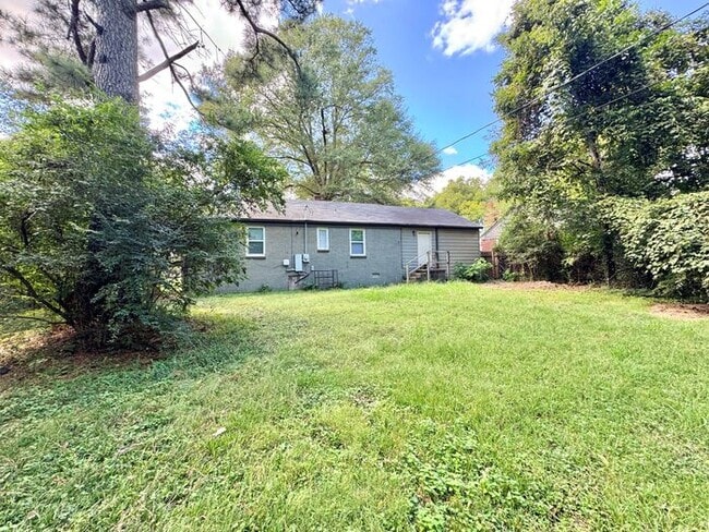 Building Photo - 3148 St Charles Dr