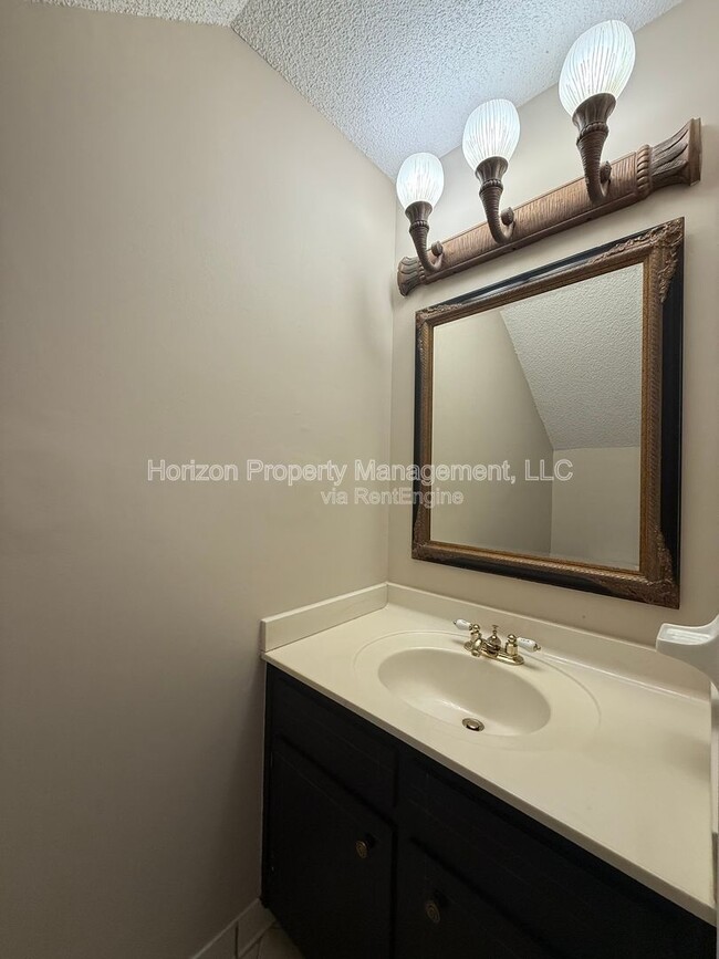 Building Photo - 3730 Old Flowery Branch Rd