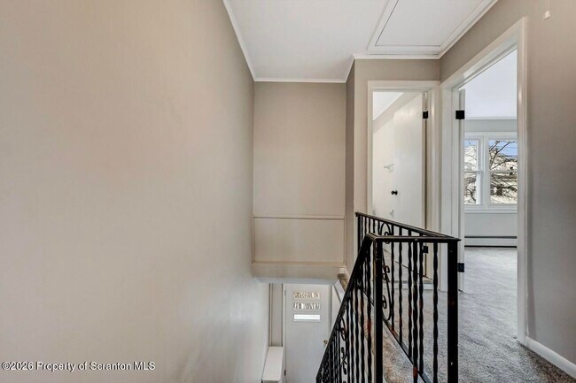 Building Photo - 814 S Webster Ave