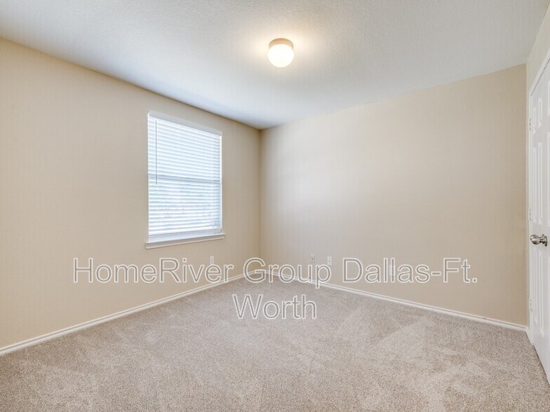 Building Photo - 13001 Barbarosa Dr