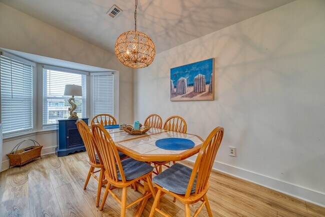 Building Photo - PERFECT FURNISHED MONTHLY BEACH RENTAL AVAILABLE