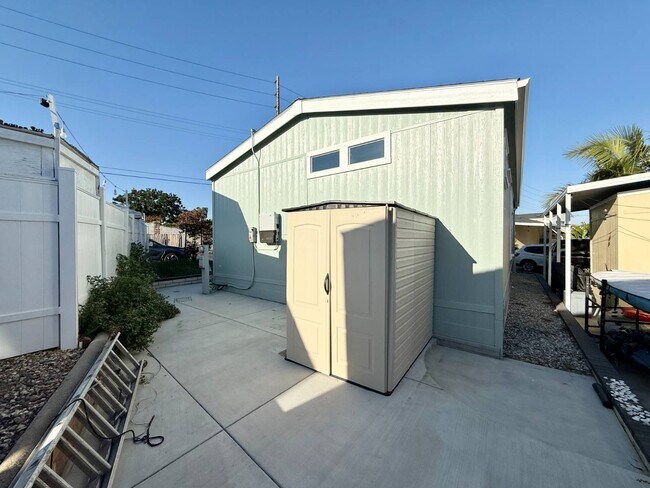 Building Photo - 80 Huntington St