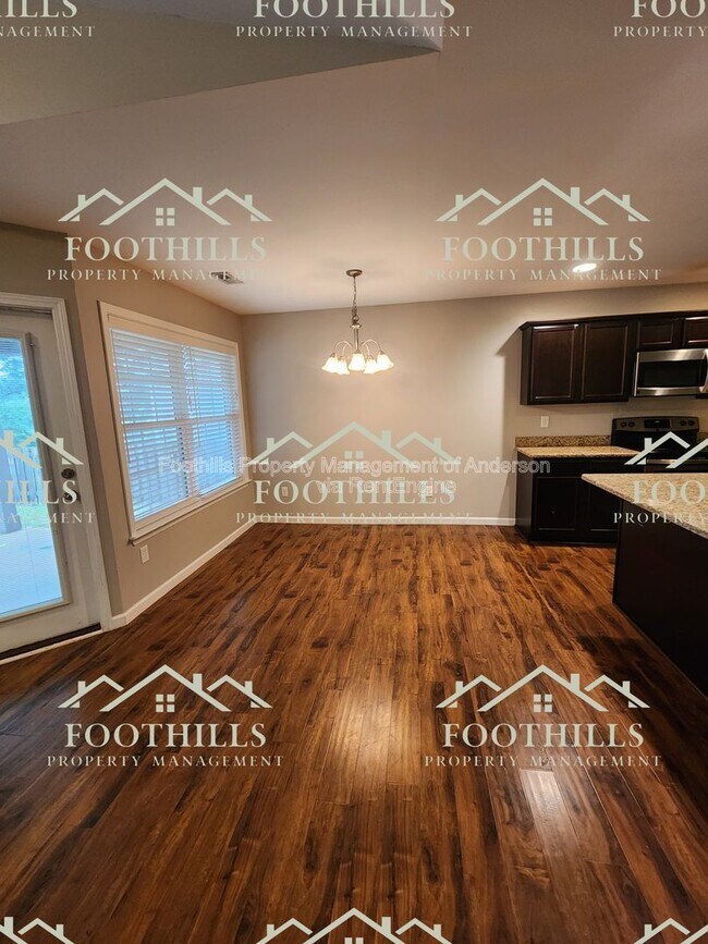 Building Photo - 1027 Whirlaway Cir